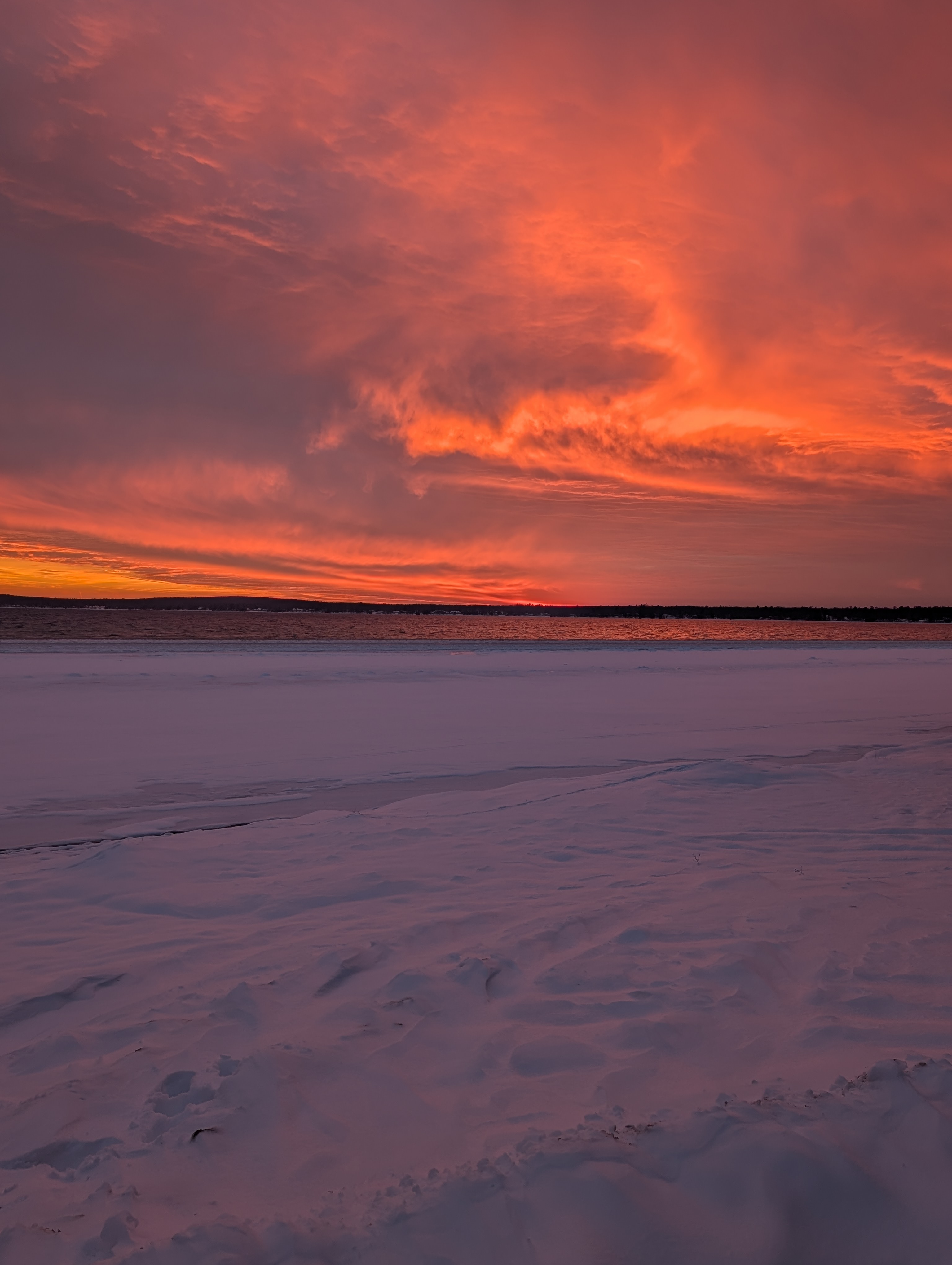 Northern lights aurora borealis over Higgins Lake Michigan